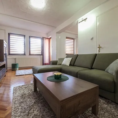 Anja Lux01 Apartament