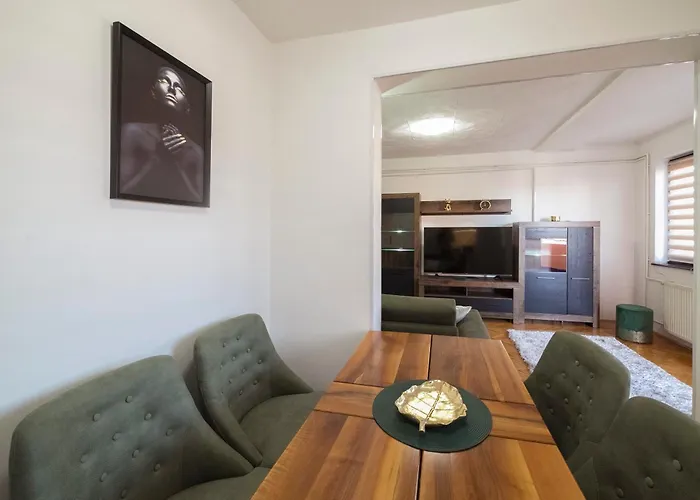 アパート Anja Lux01 ピロト