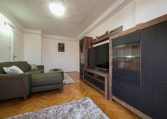 アパート Anja Lux01