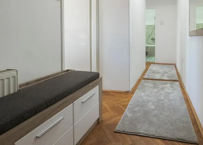 Anja Lux01 ピロト