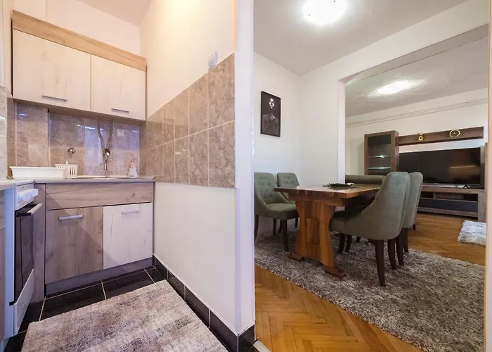 アパート Anja Lux01 ピロト