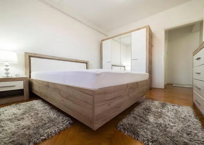 Anja Lux01 ピロト