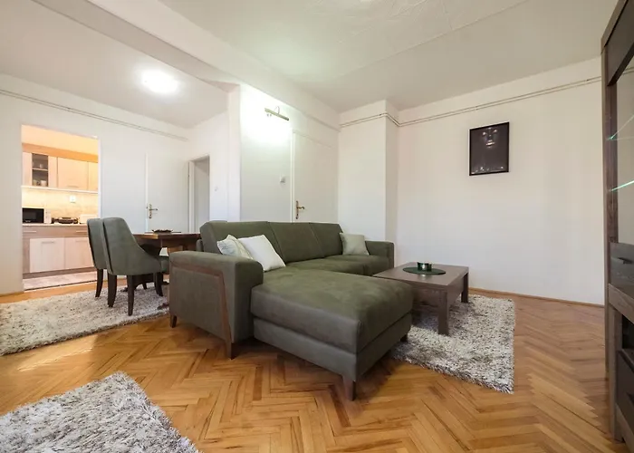 アパート Anja Lux01 *