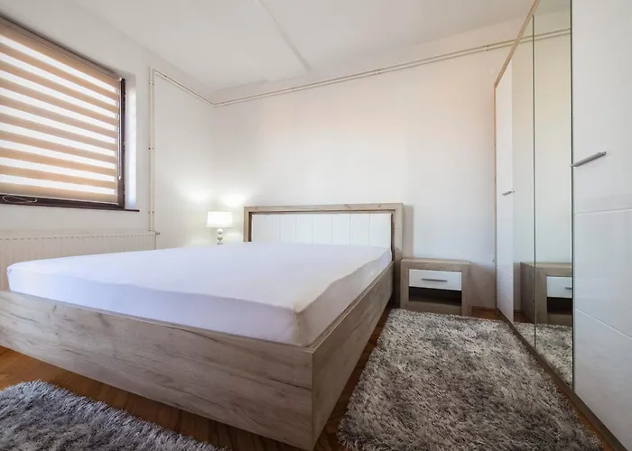 Anja Lux01 アパート *