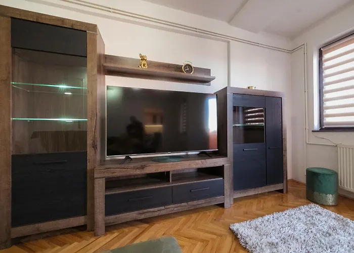 Anja Lux01 アパート ピロト